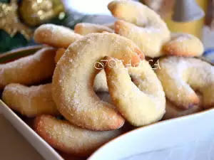 Christmas Vanilla and Almond Crescents