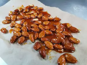 Almond Croquant for Cakes and Desserts