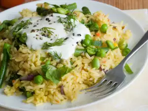 Broad Beans with Rice and Yogurt