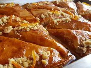 Classic Baklava with Walnuts