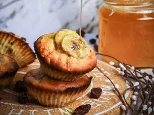 Banana Muffins with Honey and Raisins