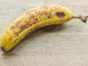 Eat Only Overripe Bananas with Dark Spots on the Peel!