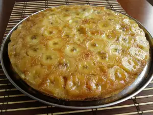 Caramelized Cake with Bananas