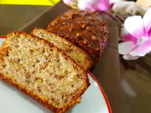 Banana Sponge Cake with Walnuts and Chocolate