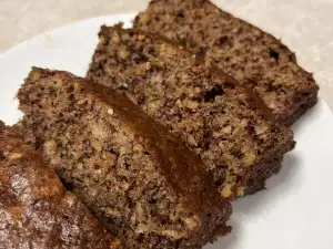 Banana Cake with Raisins