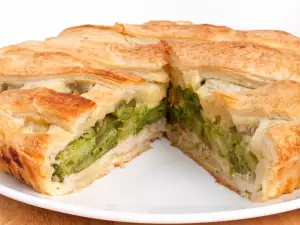 Pie with Leeks, Olives and Mushrooms