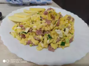 Scrambled Eggs with Leeks and Feta