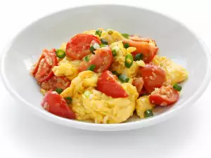 Scrambled Eggs with Tomatoes