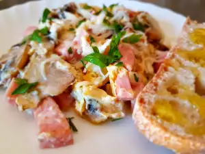 Scrambled Eggs with Ham and Mushrooms