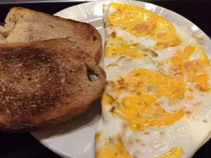 Quick Omelette with Whole Eggs