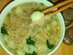 Quick Ramen with Cauliflower and Spinach