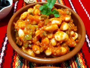 Bean Salad with Lutenitsa and Leeks