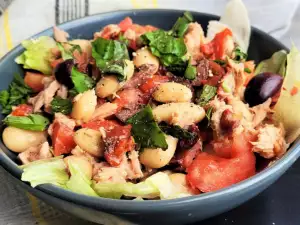 Fit Salad with Beans and Tuna