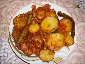 Tender Beer-Flavored Clod with Potatoes and Pickles in the Oven