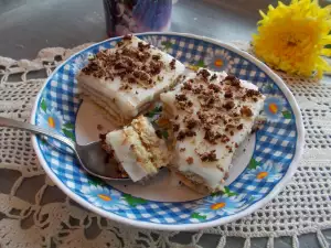 Biscuit Cake with Homemade Cream