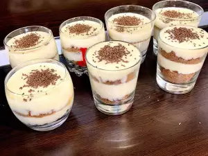 Biscuit Cake with Bavarian Cream in Cups