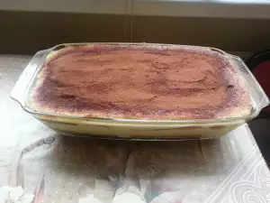 Tasty Biscuit Cake with Homemade Cream