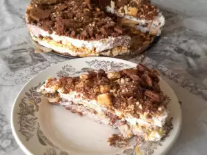 Biscuit Cake with Cream Cheese and Sour Cream