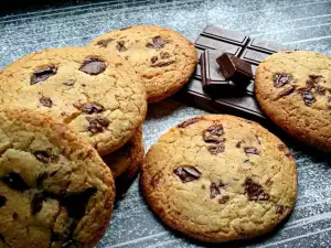 Biscuits with Chocolate Pieces