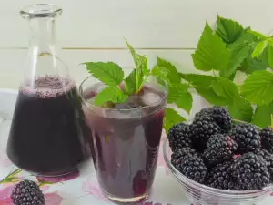 Homemade Blackberry Syrup