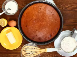 How Do I Syrup a Cake Layer?