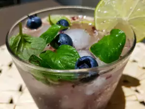 Non-Alcoholic Blueberry Mojito