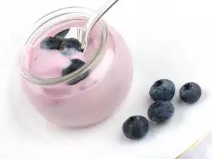 How to Make Homemade Fruit Yogurt