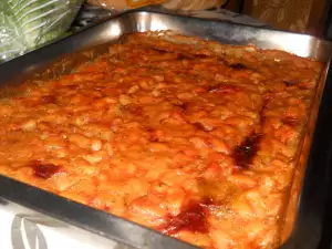 Baked Beans in the Oven with Onions and Tomatoes