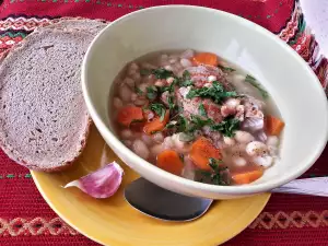 Pub Style Bean Soup with Meat