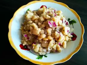 Bean Salad with Red Onion and Mint