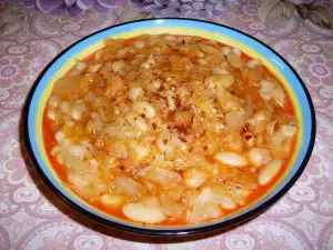 Appetizing Beans with Sauerkraut