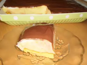 Divine Eclair Cake