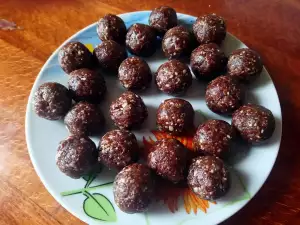 Homemade Candies with Dates and Cocoa