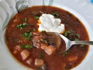 Vegetarian Mushroom Borscht