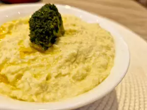 Broccoli Pate with Coconut Flour