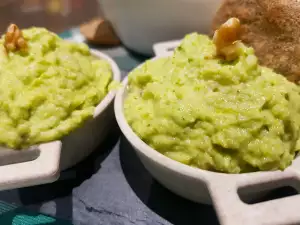 Broccoli, Walnut and Almond Spread