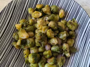 Stewed Brussels Sprouts in a Multicooker