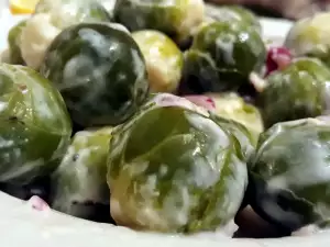 Brussels sprouts with Vegan White Sauce