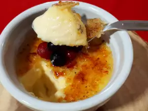 Cream Brulee with Cream and Milk