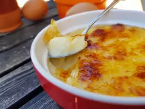 Boiled Creme Brulee with Vanilla and Whole Eggs