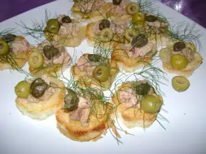 Bruschettas with Tuna and Capers