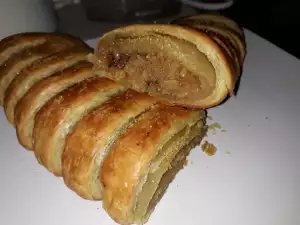 Puff Pastry Strudel with Apples