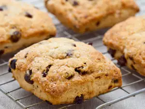 Cookies with Raisins and Walnuts