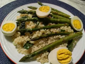 Bulgur with Asparagus and Kale