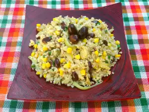 Colorful Salad with Bulgur, Corn and Egg