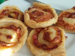 Puff Pastry Rolls with Pizza Stuffing