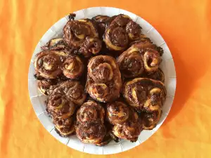 Puff Pastries with Marmalade