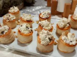 Vol-au-vent with Dates and Cream Cheese