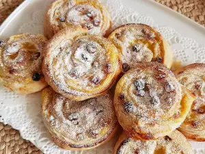 Puff Pastry Snails with Custard and Raisins