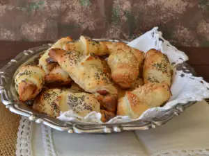 Puff Pastries with Sausage and Mustard